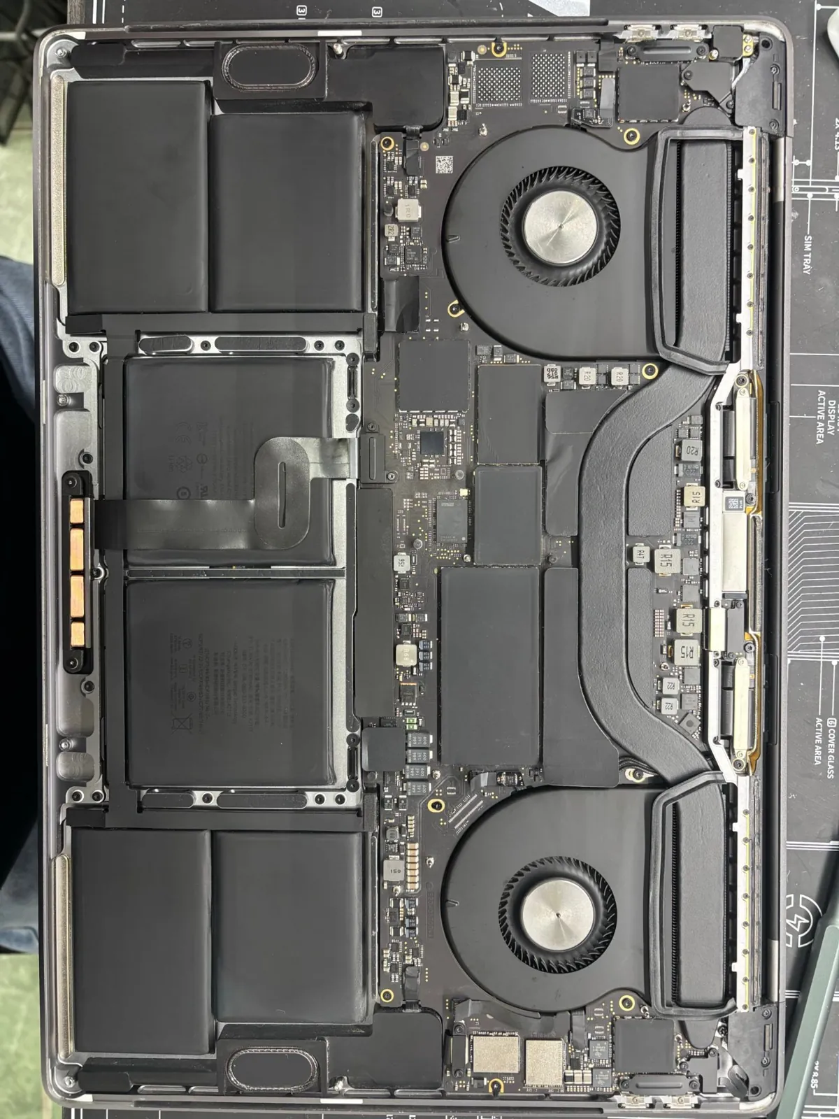 MacBook Pro 16 · A2141 — после