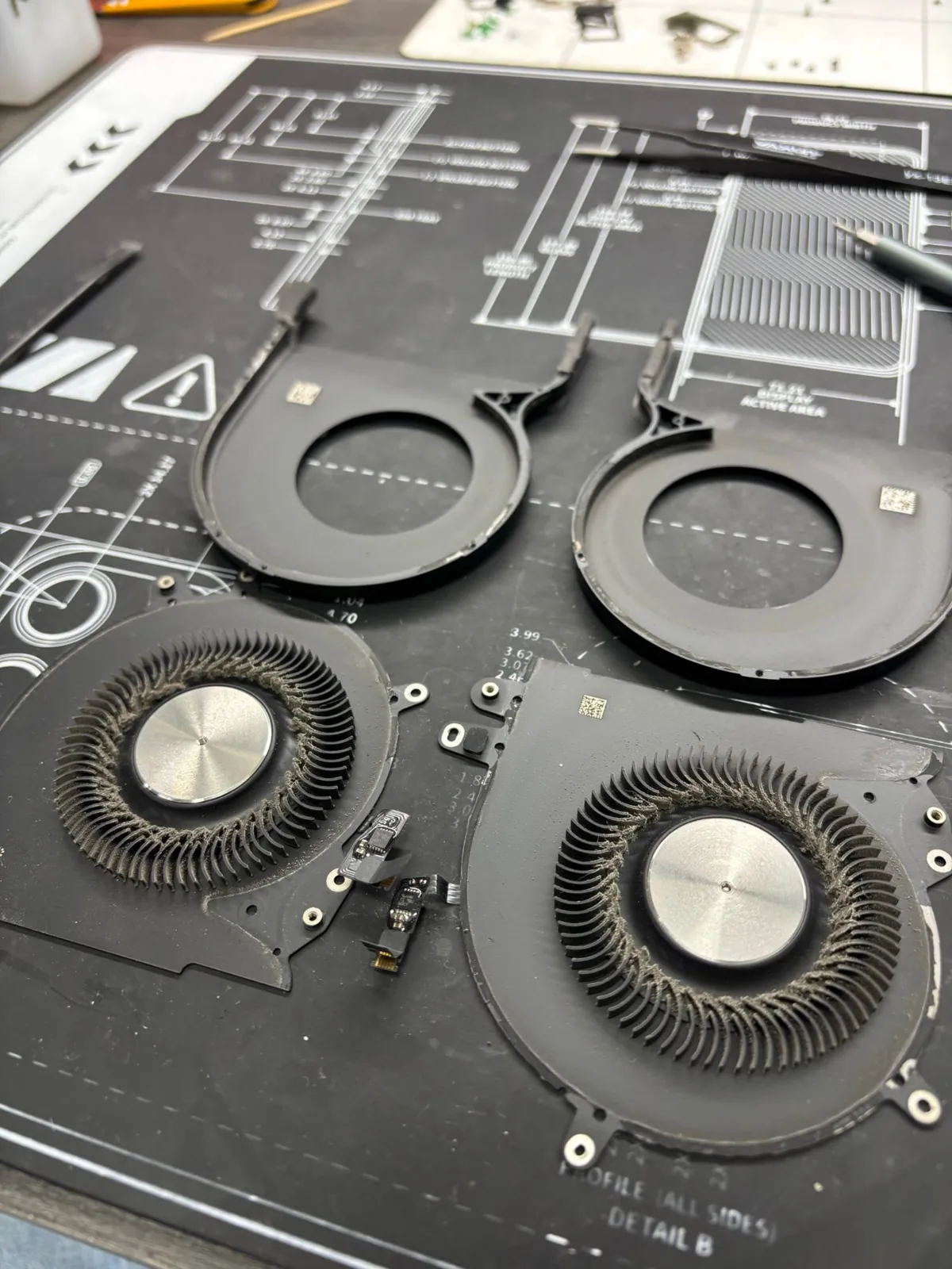 MacBook Pro 16 · вентиляторы — до
